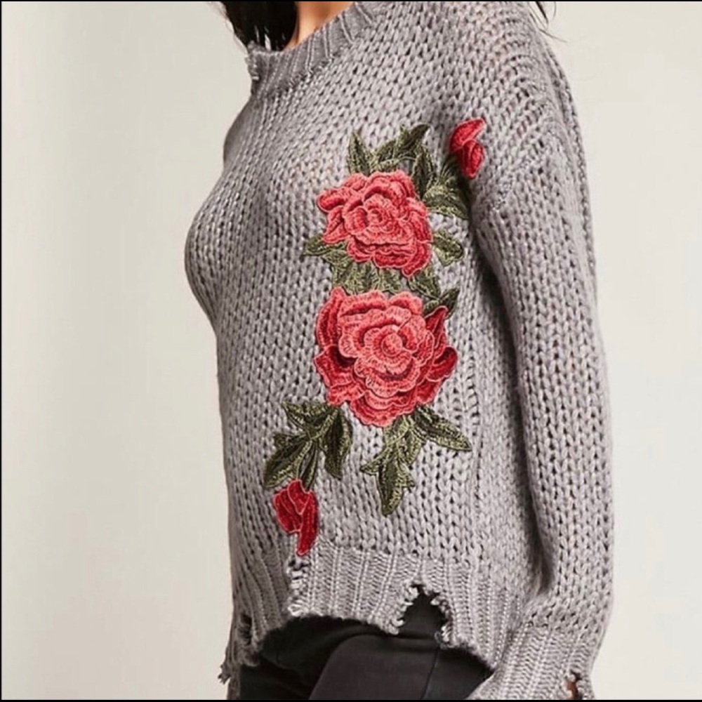 💕Final Markdown💕VICI Distressed Rose Appliqué Sweater